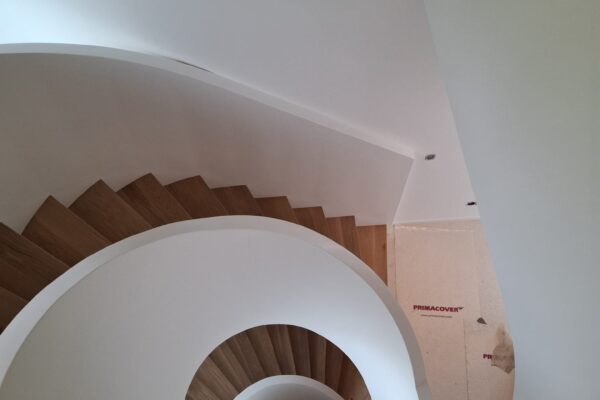 f2abf0f9-72e9-4da1-b8eb-9a9983a0d307